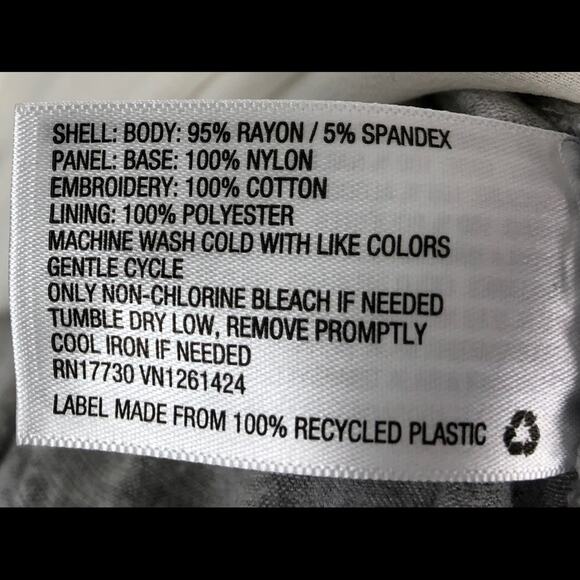 Xhilaration Embroidered Lace Front Long Sleeve Blouse in Gray Cream Size Medium - Picture 8 of 8